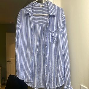 Women’s long sleeve blue and white button up dress shirt size medium